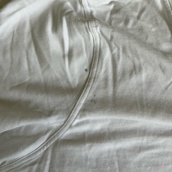 Lululemon White Tee Shirt 4 - Picture 5 of 5
